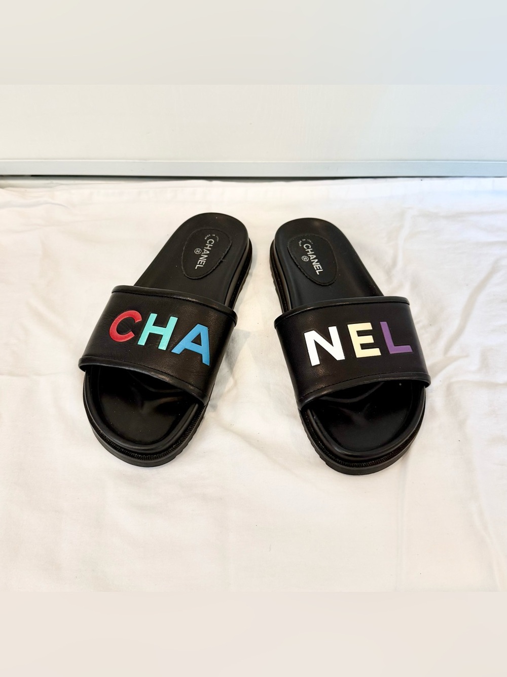 Chanel Slides - Picture 2 of 7
